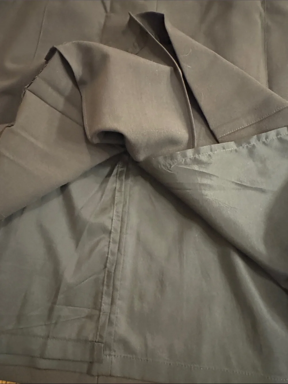 Ann Taylor - Picture 3 of 5